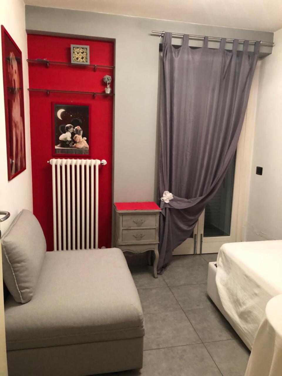 Tremezzina Appartamento Red & Grey Mezzegra Exterior photo